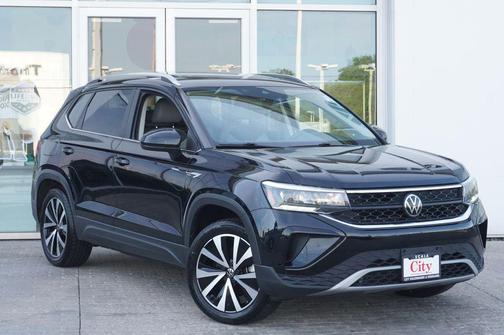 Deep Black 2023 Volkswagen Taos 1.5T SE