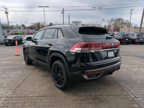 2025 Volkswagen Atlas Cross Sport 2.0T SE w/Technology 4MOTION