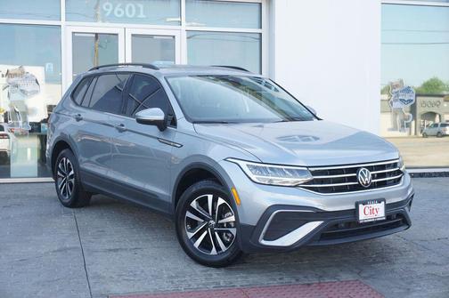 Silver Metallic 2023 Volkswagen Tiguan 2.0T S