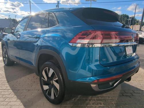 2024 Volkswagen Atlas Cross Sport 2.0T SE w/Technology 4MOTION