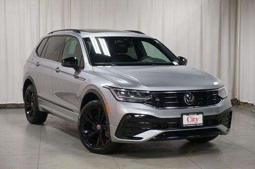 Silver Metallic 2023 Volkswagen Tiguan 2.0T SE R-Line Black 4MOTION