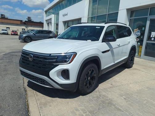 2025 Volkswagen Atlas 2.0T Peak Edition