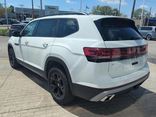 2025 Volkswagen Atlas 2.0T Peak Edition