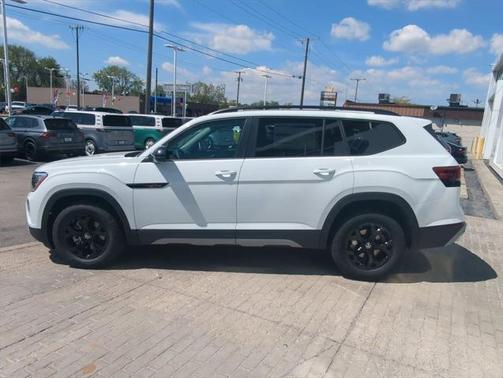 2025 Volkswagen Atlas 2.0T Peak Edition