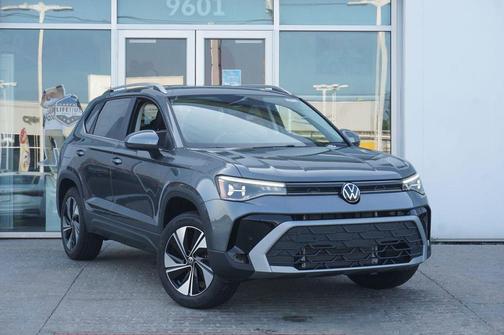 Platinum Gray Metallic 2026 Volkswagen Taos SE