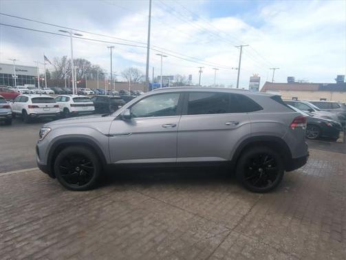 2025 Volkswagen Atlas Cross Sport 2.0T SE w/Technology 4MOTION