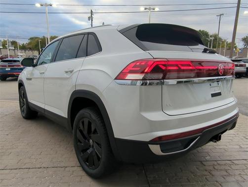 2026 Volkswagen Atlas Cross Sport 2.0T SE w/Technology 4MOTION