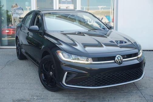 Deep Black 2025 Volkswagen Jetta 1.5T SE