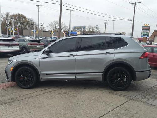 2022 Volkswagen Tiguan 2.0T SE R-Line Black 4MOTION