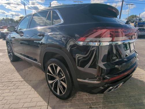 2024 Volkswagen Atlas Cross Sport 2.0T SEL Premium