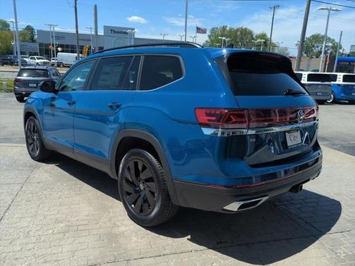 2025 Volkswagen Atlas 2.0T SE w/Technology 4MOTION