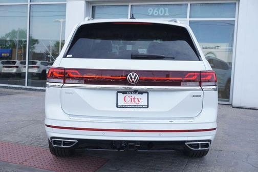 Opal White Pearl 2026 Volkswagen Atlas 2.0T SEL Premium R-Line 4MOTION