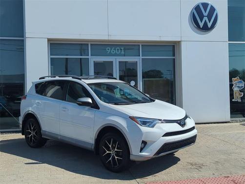 2017 Toyota RAV4 SE