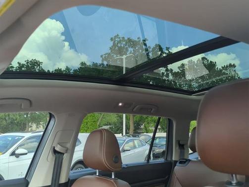 2022 Volkswagen Atlas 3.6L SE w/Technology