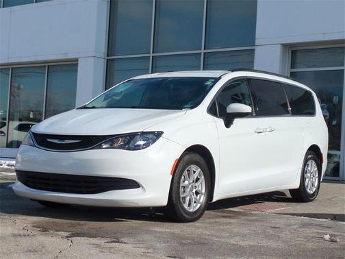 2020 Chrysler Voyager LXI