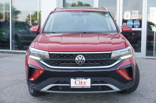 Kings Red Metallic 2022 Volkswagen Taos 1.5T SE