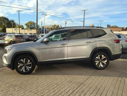 2024 Volkswagen Atlas 2.0T SE