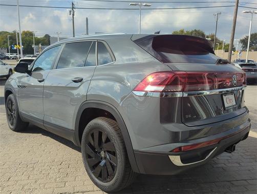 2026 Volkswagen Atlas Cross Sport 2.0T SE w/Technology 4MOTION