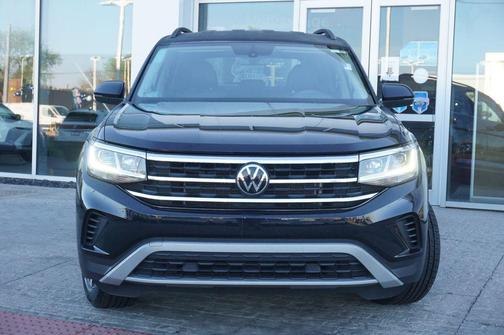 Deep Black 2023 Volkswagen Atlas 2.0T SE