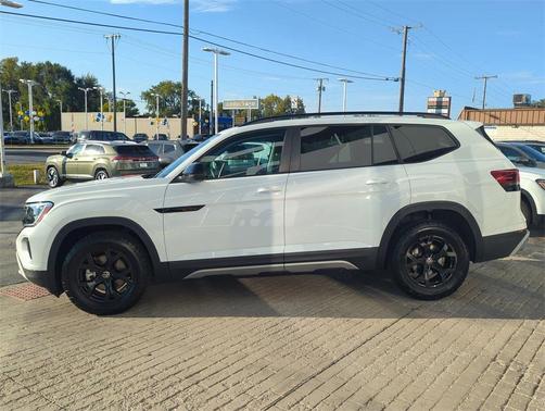 2025 Volkswagen Atlas 2.0T Peak Edition