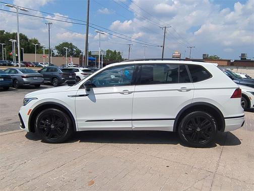 2022 Volkswagen Tiguan 2.0T SE R-Line Black 4MOTION