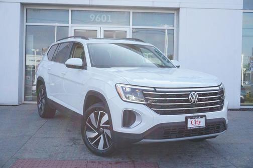 Pure White 2024 Volkswagen Atlas 2.0T SE w/Technology 4MOTION
