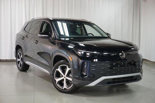 Deep Black Pearl 2026 Volkswagen Tiguan 2.0T SE 4MOTION