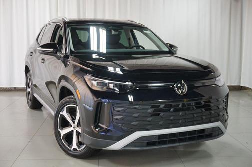 Deep Black Pearl 2026 Volkswagen Tiguan 2.0T SE 4MOTION