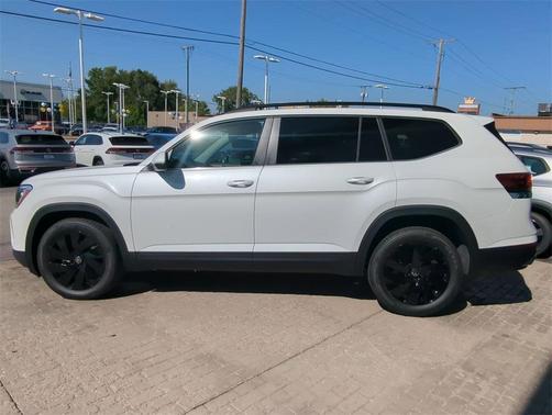 2026 Volkswagen Atlas 2.0T SE w/Technology 4MOTION