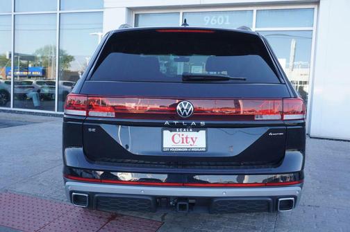 Deep Black Pearl 2025 Volkswagen Atlas 2.0T Peak Edition
