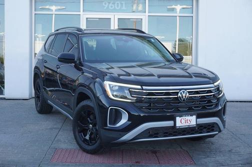 Deep Black Pearl 2025 Volkswagen Atlas 2.0T Peak Edition