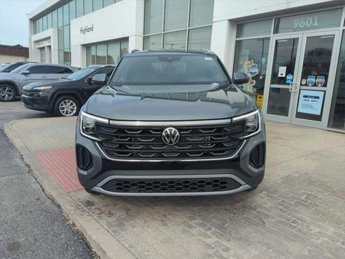 2025 Volkswagen Atlas Cross Sport 2.0T SE w/Technology 4MOTION