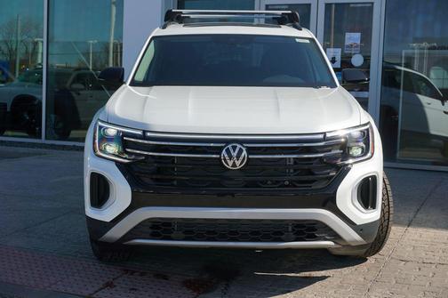 opal white pearl 2026 Volkswagen Atlas Peak Edition
