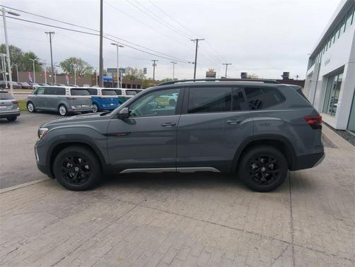 2025 Volkswagen Atlas 2.0T Peak Edition
