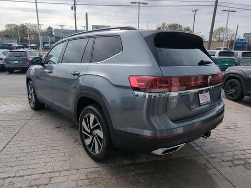 2025 Volkswagen Atlas 2.0T SE w/Technology 4MOTION