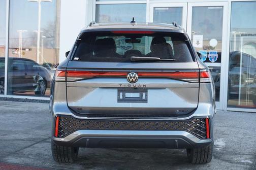 2026 Volkswagen Tiguan 2.0T SE R-Line Black 4MOTION