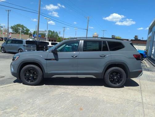2025 Volkswagen Atlas 2.0T Peak Edition