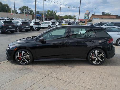 2025 Volkswagen Golf GTI 2.0T SE DSG