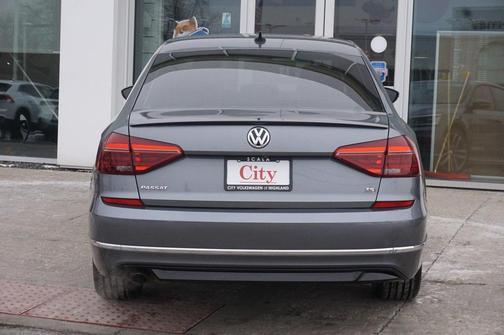 2018 Volkswagen Passat 2.0T R-Line