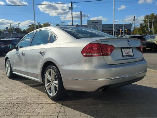 2014 Volkswagen Passat 1.8T Auto SEL Premium