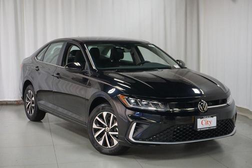 Deep Black Pearl 2026 Volkswagen Jetta 1.4T S