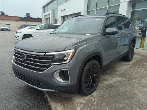 2025 Volkswagen Atlas 2.0T SE w/Technology 4MOTION