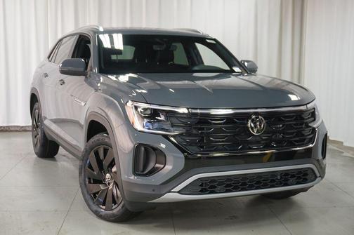 pure gray 2026 Volkswagen Atlas Cross Sport 2.0T SE w/Technology 4MOTION