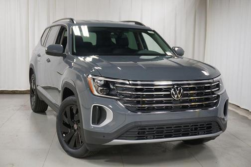 Pure Gray 2026 Volkswagen Atlas 2.0T SE w/Technology 4MOTION