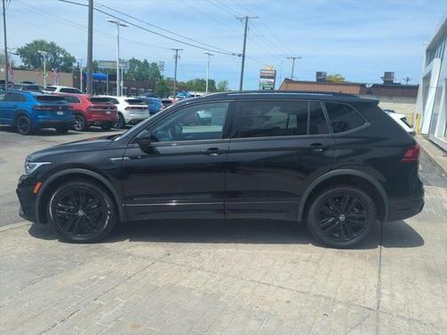 2022 Volkswagen Tiguan 2.0T SE R-Line Black 4MOTION