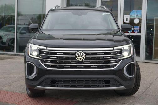 deep black pearl 2026 Volkswagen Atlas 2.0T SEL