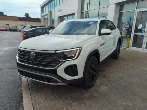 2025 Volkswagen Atlas Cross Sport 2.0T SE w/Technology 4MOTION