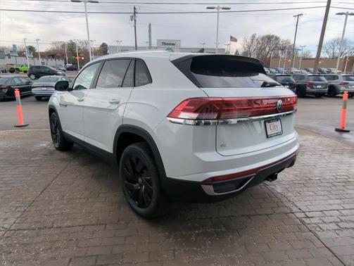 2025 Volkswagen Atlas Cross Sport 2.0T SE w/Technology 4MOTION