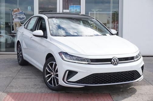 Opal White Pearl 2026 Volkswagen Jetta 1.4T SE