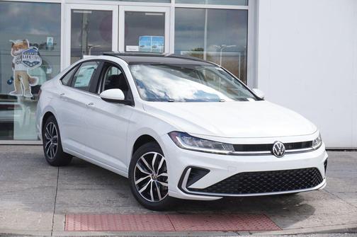 Opal White Pearl 2026 Volkswagen Jetta 1.4T SE